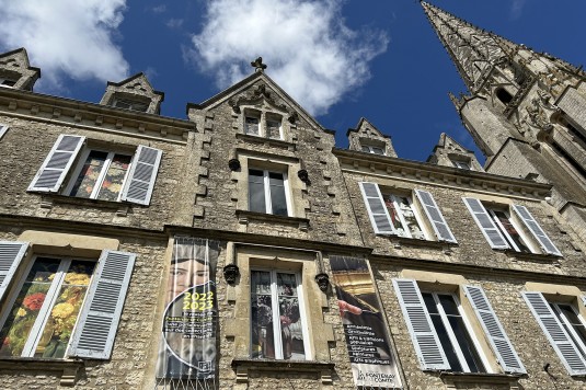 Vaste | facade-fontenay-eglise-soleil-vaste-titan-redim.jpg